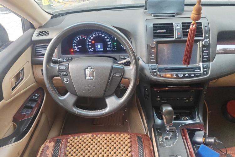 Used Toyota Crown 2011 2.5L Royal Special Edition with Leather and Sunroof Steering Wheel