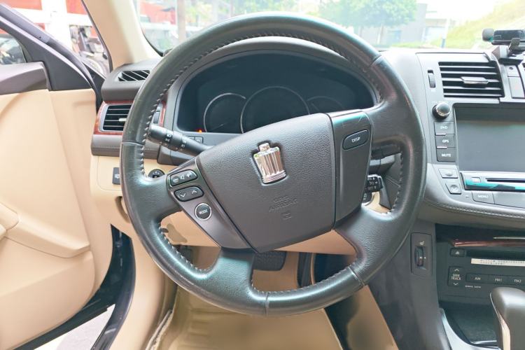 Used Toyota Crown 2011 2.5L Royal Special Edition with Leather and Sunroof Steering Wheel