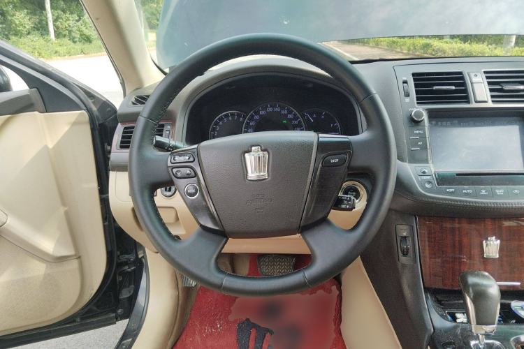Used Toyota Crown 2011 2.5L Royal Special Edition with Leather and Sunroof Steering Wheel