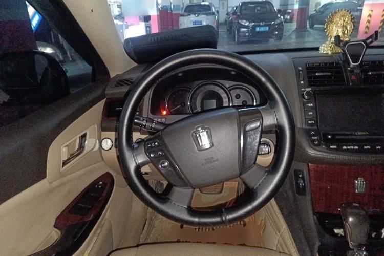 Used Toyota Crown 2011 2.5L Royal Special Edition with Leather and Sunroof Steering Wheel