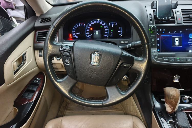 Used Toyota Crown 2011 2.5L Royal Special Edition with Leather and Sunroof Steering Wheel
