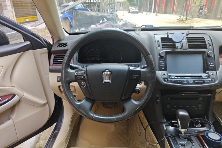 Used Toyota Crown 2011 2.5L Royal Special Edition with Leather and Sunroof Steering Wheel