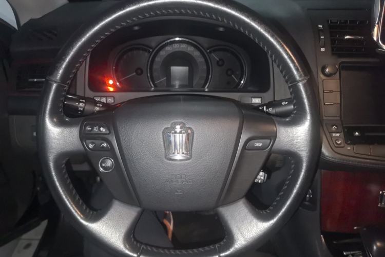 Used Toyota Crown 2011 2.5L Royal Special Edition with Leather and Sunroof Steering Wheel