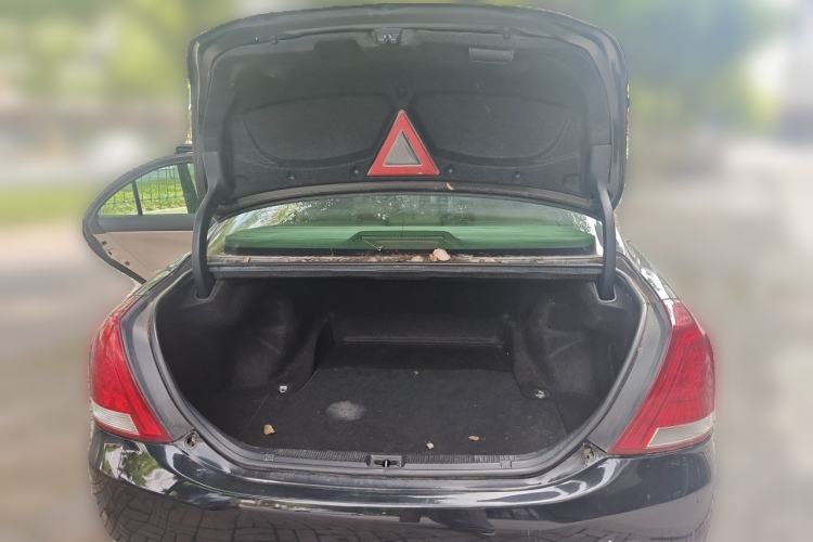 Used Toyota Crown 2011 2.5L Royal Special Edition with Leather and Sunroof Trunk
