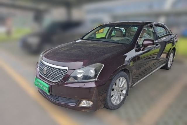 Used Toyota Crown 2011 2.5L Royal Special Edition with Leather and Sunroof