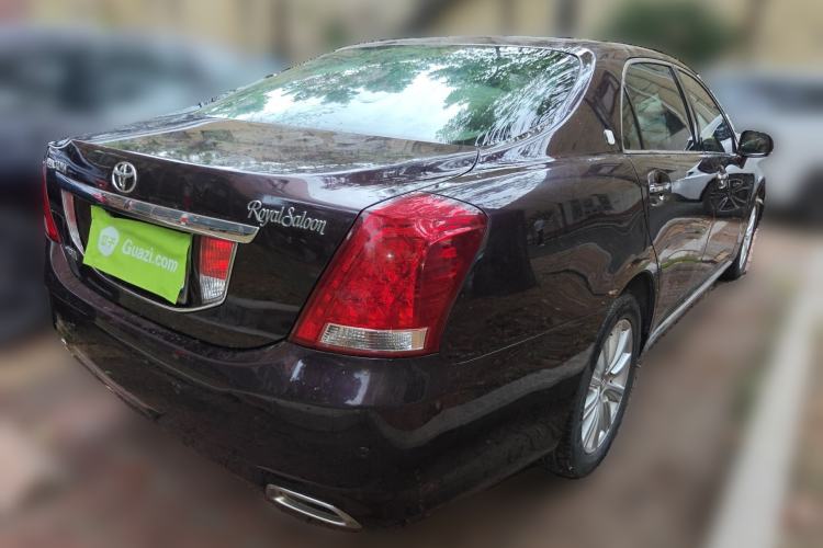 Used Toyota Crown 2011 2.5L Royal Special Edition with Leather and Sunroof Rear Right 45 Deg