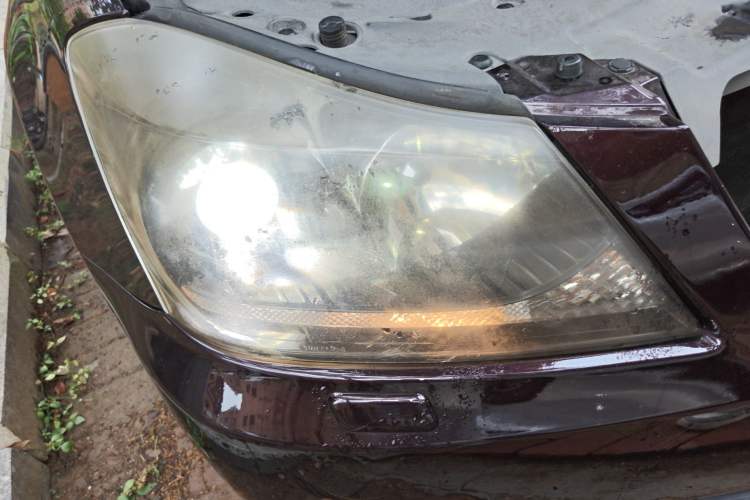 Used Toyota Crown 2011 2.5L Royal Special Edition with Leather and Sunroof Right Front Headlight