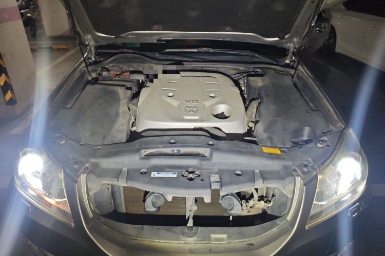 Used Toyota Crown 2011 2.5L Royal Special Edition with Leather and Sunroof Engine Bay