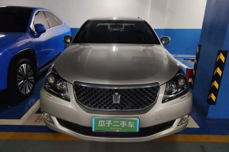 Used Toyota Crown 2011 2.5L Royal Special Edition with Leather and Sunroof Front