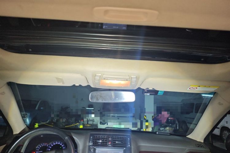 Used Toyota Crown 2011 2.5L Royal Special Edition with Leather and Sunroof Headliner