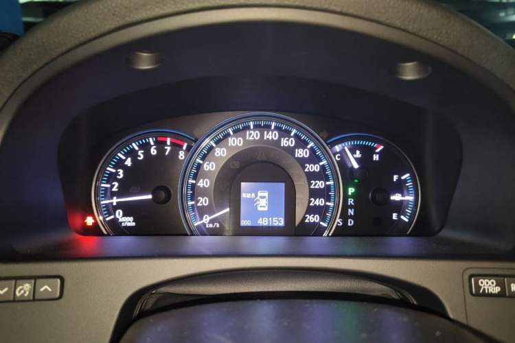 Used Toyota Crown 2011 2.5L Royal Special Edition with Leather and Sunroof Instrument Cluster