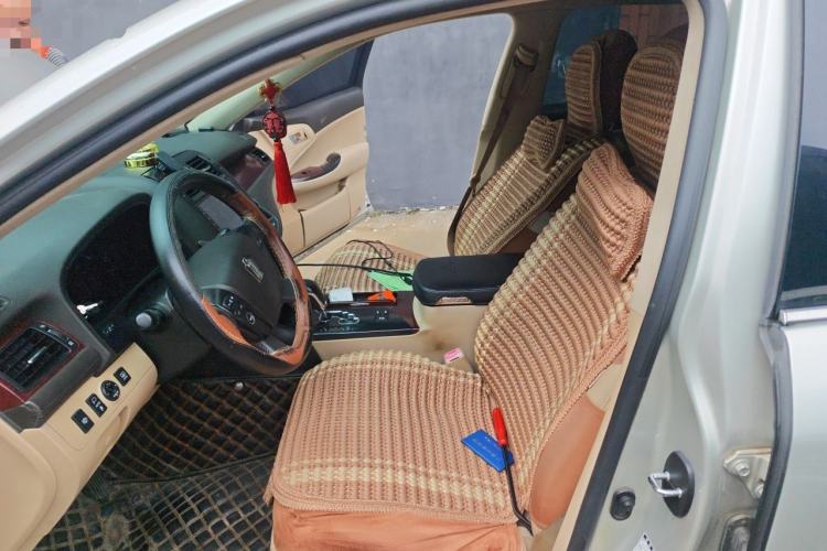 Used Toyota Crown 2011 2.5L Royal Special Edition with Leather and Sunroof Left Front Seat