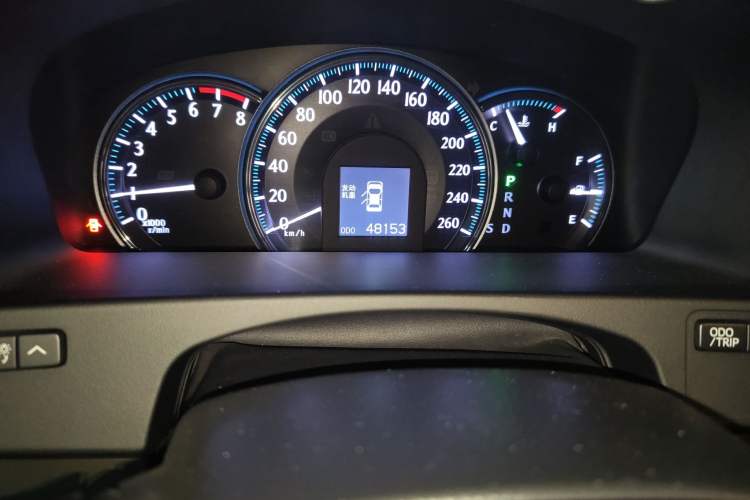 Used Toyota Crown 2011 2.5L Royal Special Edition with Leather and Sunroof Odometer Close Up