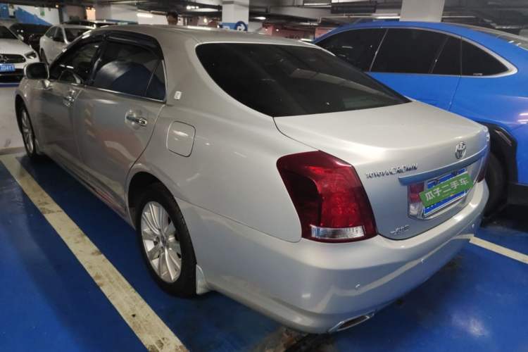 Used Toyota Crown 2011 2.5L Royal Special Edition with Leather and Sunroof Rear Left 45 Deg