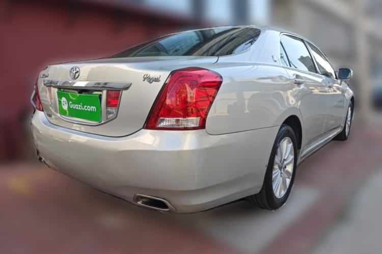 Used Toyota Crown 2011 2.5L Royal Special Edition with Leather and Sunroof Rear Right 45 Deg