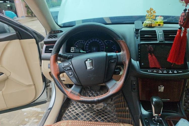 Used Toyota Crown 2011 2.5L Royal Special Edition with Leather and Sunroof Steering Wheel