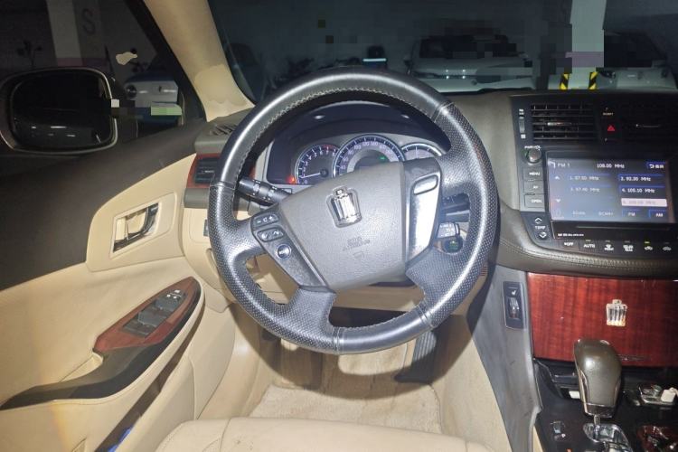 Used Toyota Crown 2011 2.5L Royal Special Edition with Leather and Sunroof Steering Wheel