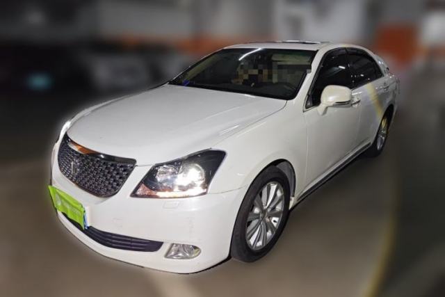 Used Toyota Crown 2011 2.5L Royal Special Edition with Leather and Sunroof