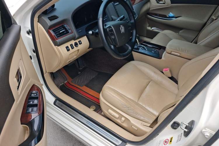 Used Toyota Crown 2011 2.5L Royal Special Edition with Leather and Sunroof Driver Seat