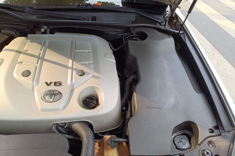 Used Toyota Crown 2011 2.5L Royal Special Edition with Leather and Sunroof Engine Bay Left