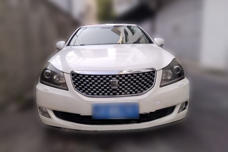 Used Toyota Crown 2011 2.5L Royal Special Edition with Leather and Sunroof Front