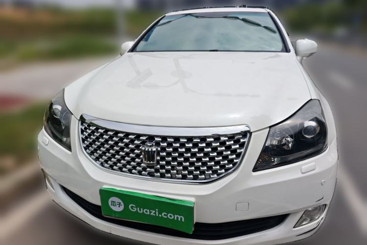 Used Toyota Crown 2011 2.5L Royal Special Edition with Leather and Sunroof Front