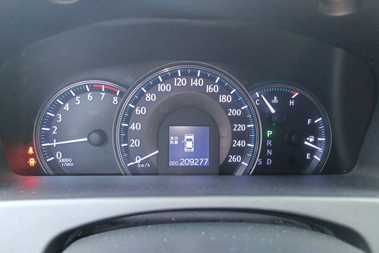 Used Toyota Crown 2011 2.5L Royal Special Edition with Leather and Sunroof Instrument Cluster