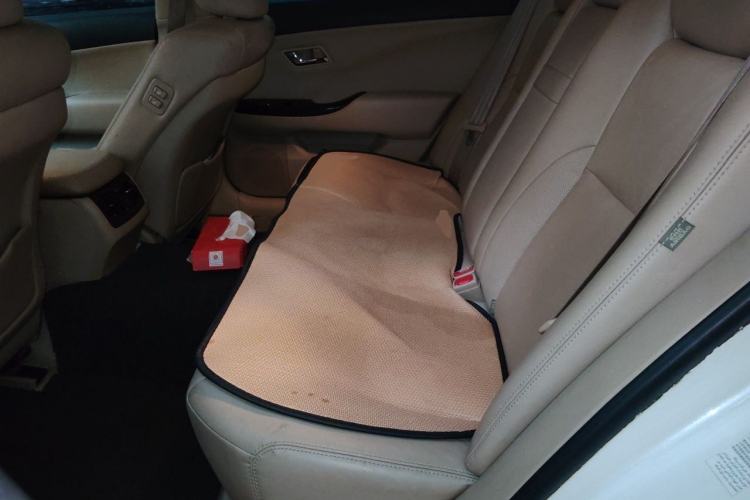 Used Toyota Crown 2011 2.5L Royal Special Edition with Leather and Sunroof Left Rear Seat