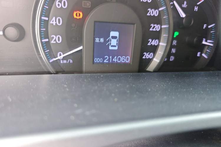 Used Toyota Crown 2011 2.5L Royal Special Edition with Leather and Sunroof Odometer Close Up