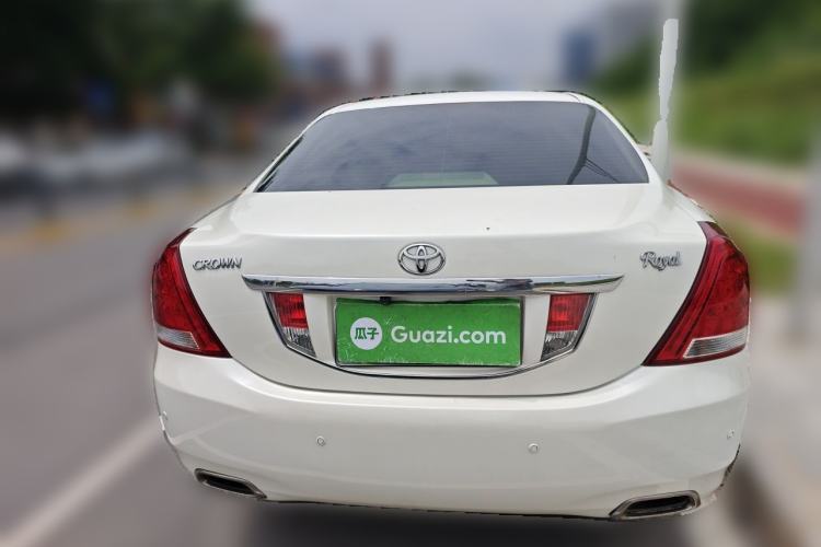 Used Toyota Crown 2011 2.5L Royal Special Edition with Leather and Sunroof Rear