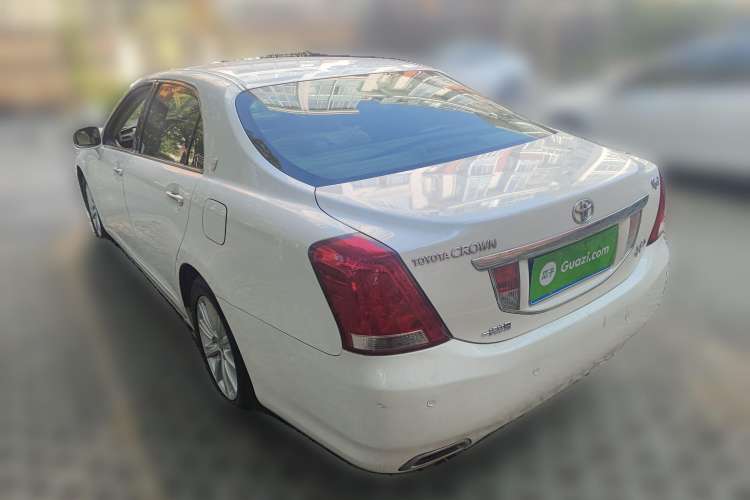 Used Toyota Crown 2011 2.5L Royal Special Edition with Leather and Sunroof Rear Left 45 Deg