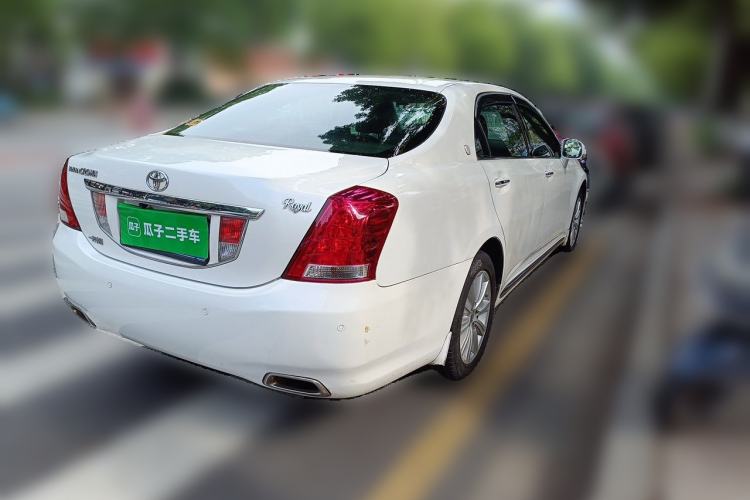 Used Toyota Crown 2011 2.5L Royal Special Edition with Leather and Sunroof Rear Right 45 Deg