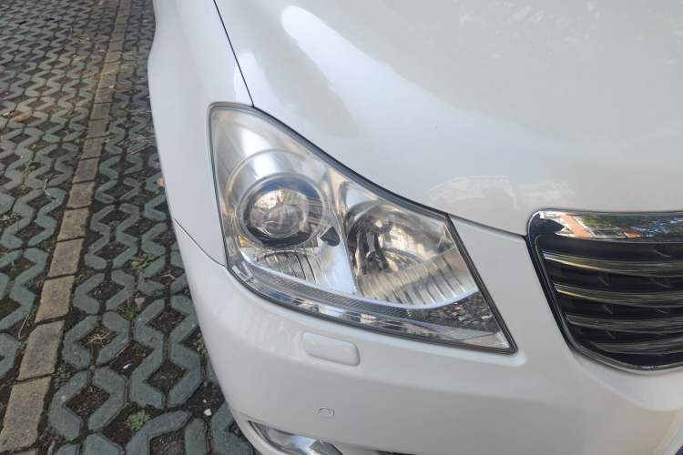 Used Toyota Crown 2011 2.5L Royal Special Edition with Leather and Sunroof Right Front Headlight