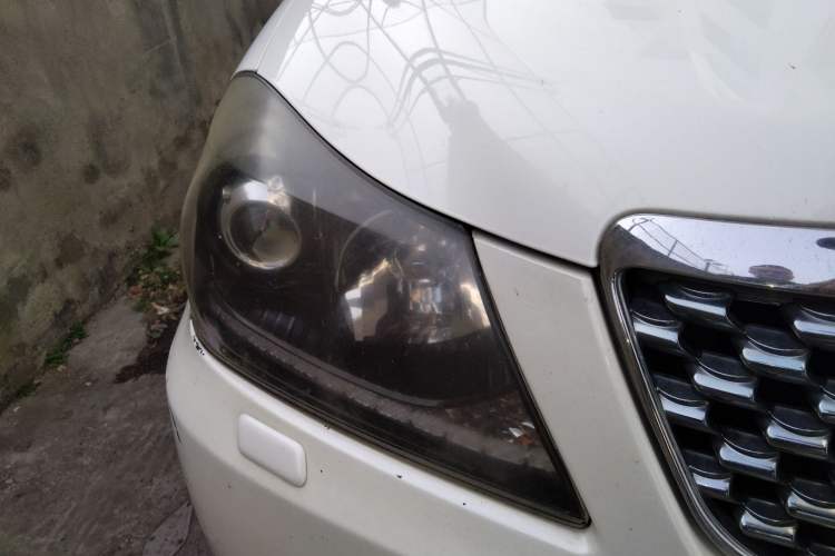 Used Toyota Crown 2011 2.5L Royal Special Edition with Leather and Sunroof Right Front Headlight