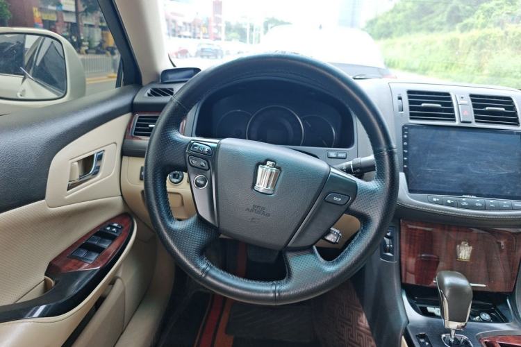 Used Toyota Crown 2011 2.5L Royal Special Edition with Leather and Sunroof Steering Wheel