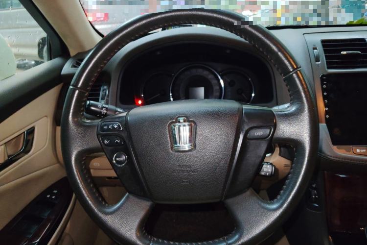 Used Toyota Crown 2011 2.5L Royal Special Edition with Leather and Sunroof Steering Wheel