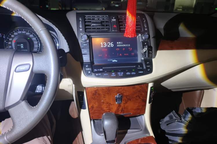 Used Toyota Crown 2012 2.5L Royal Leather Edition Audio And AC Panel