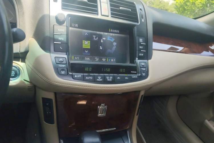 Used Toyota Crown 2012 2.5L Royal Navigation Edition Audio And AC Panel