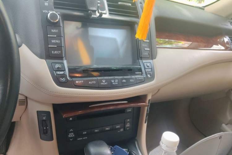 Used Toyota Crown 2012 2.5L Royal Leather Edition Audio And AC Panel