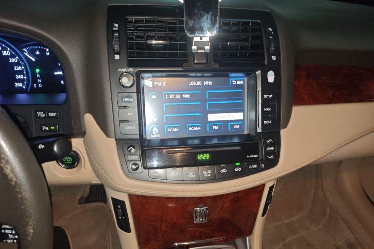 Used Toyota Crown 2012 2.5L Royal Leather Edition Audio And AC Panel
