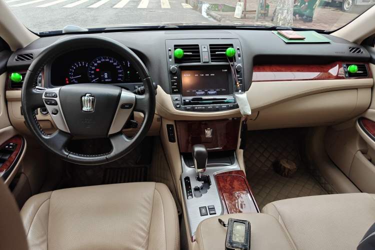 Used Toyota Crown 2012 2.5L Royal Leather Edition Center Console