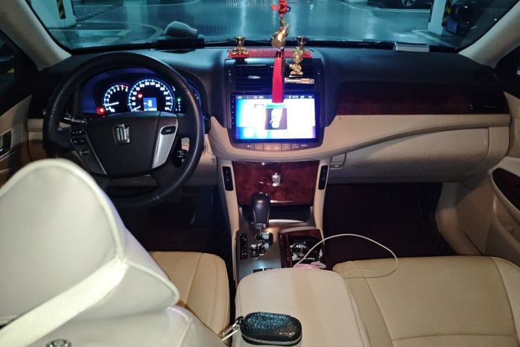 Used Toyota Crown 2012 2.5L Royal Leather Edition Center Console