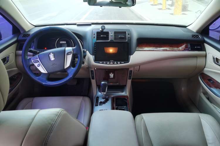 Used Toyota Crown 2012 2.5L Royal Center Console