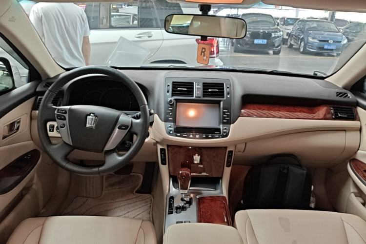 Used Toyota Crown 2012 2.5L Royal Leather Edition Center Console