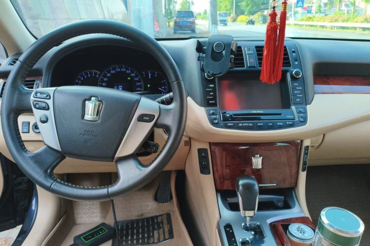 Used Toyota Crown 2012 2.5L Royal Leather Edition Center Console
