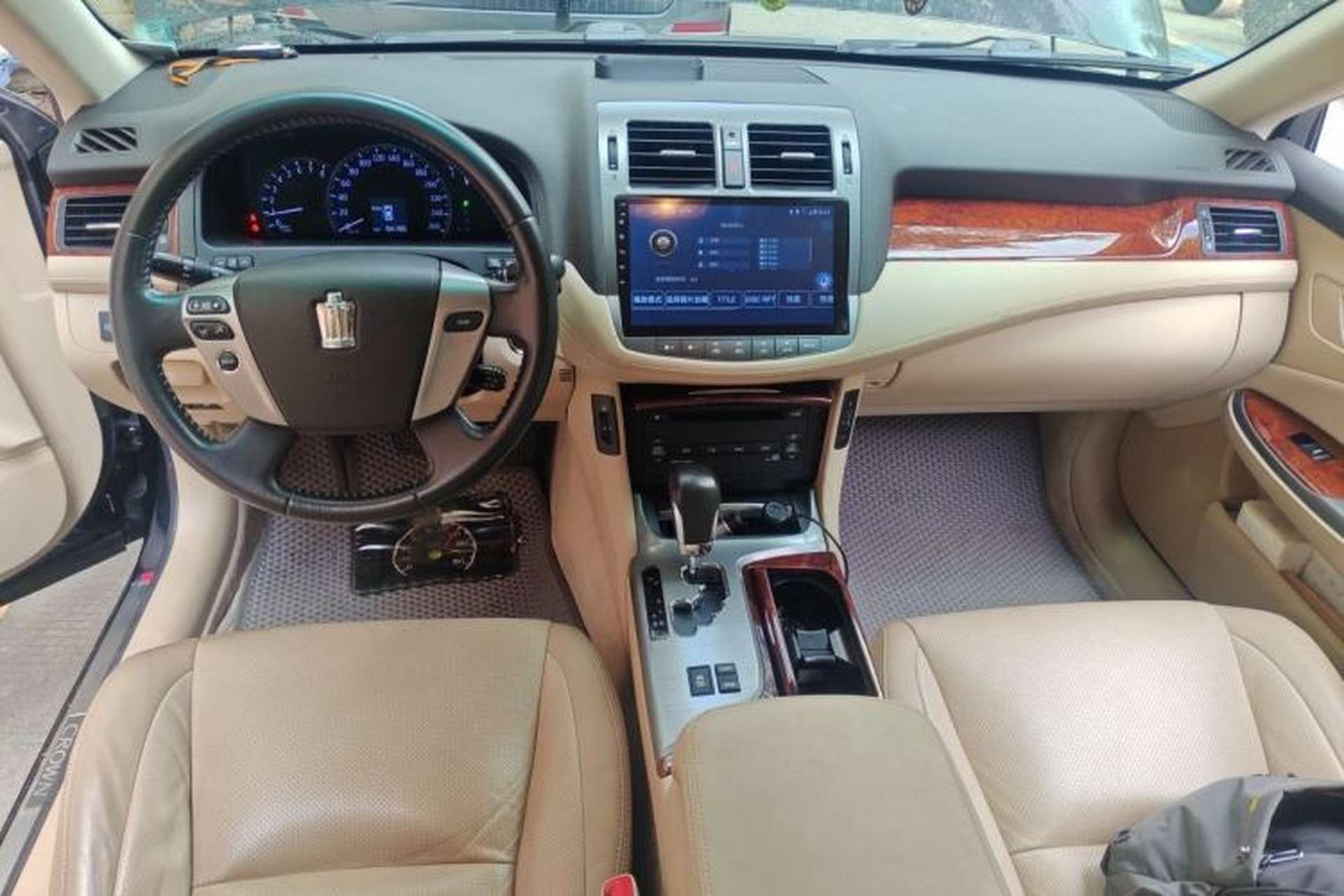 Used Toyota Crown 2012 2.5L Royal Leather Edition Center Console