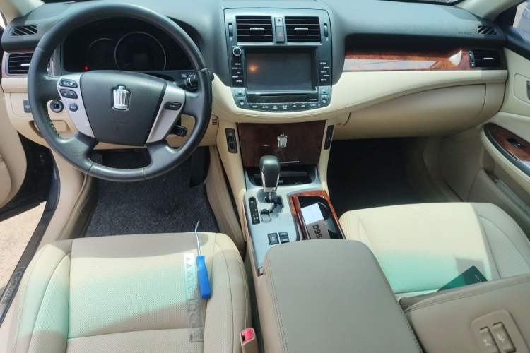 Used Toyota Crown 2012 2.5L Royal Leather Edition Center Console