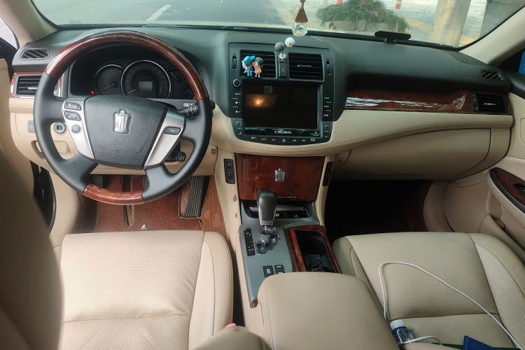 Used Toyota Crown 2012 2.5L Royal Leather Edition Center Console