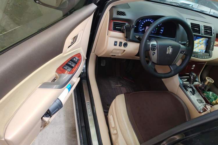 Used Toyota Crown 2012 2.5L Royal Driver Seat