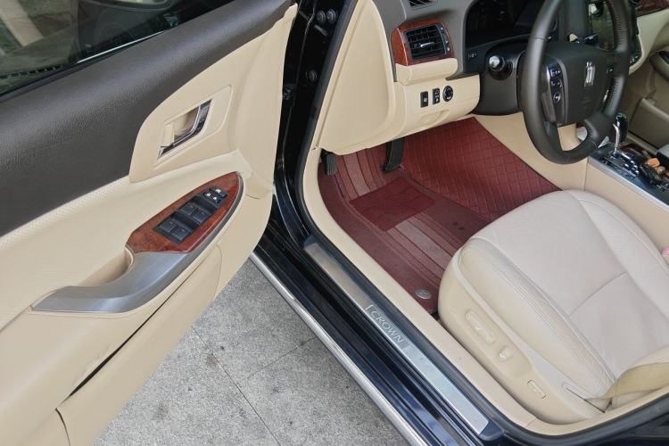 Used Toyota Crown 2012 2.5L Royal Leather Edition Driver Seat